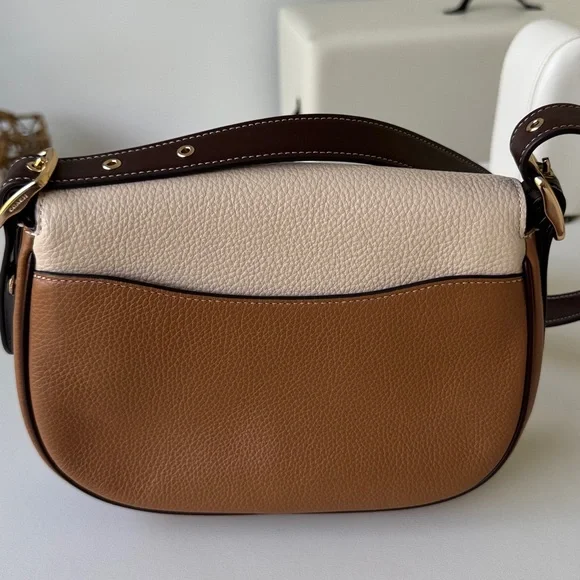 ✨Coach Macie Suede Colorblock Cream and Brown Leather Crossbody Bag - New - Picture 3 of 12